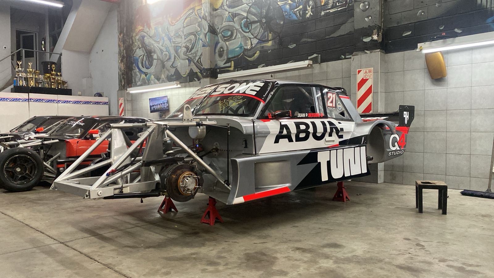 EL OBJETIVO MEJORAR LA PERFORMACE DEL FORD DE BESSONE.